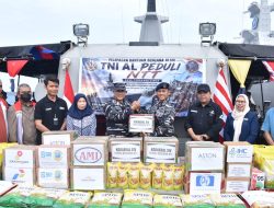 Dari Wilayah Sorong Papua Barat Daya, Kapal Perang TNI AL Angkut Bantuan Untuk Korban Terdampak Gempa Bumi NTT