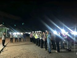 Polres Mesuji – Personil Siaga Kompi III Amankan Acara Pertunjukan Seni Budaya di Alun-Alun Simpang Pematang