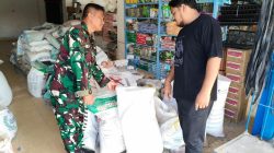 Babinsa Cek Stok Pupuk Bersubsidi, Pastikan Kebutuhan Petani Tetap Terjaga