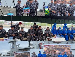 Lewat Koarmada III, Pangkoarmada RI Lepas Bantuan Kemanusiaan 10 Ton untuk NTT