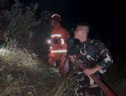 Yonif TP 951/Pandeka Marapi Bergerak Cepat Padamkan Kebakaran Lahan Bersama Damkar Kab. Tanah Datar dan Masyarakat