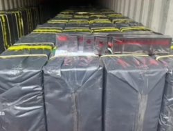 Selain Narkotika, Kapal MV Ocean Porter Diduga Bawa 1,57 Juta Batang Rokok Ilegal Asal China