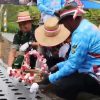 Kapolda Aceh Tinjau Penanaman Bawang Putih Serentak dan Salurkan Bantuan Korban Kebakaran di Aceh Tengah