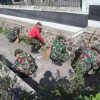 TNI Polri Karya Bakti Bersihkan Tempat Ibadah