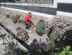 TNI Polri Karya Bakti Bersihkan Tempat Ibadah