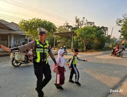 Sat Lantas Polres Mesuji Melakukan Pam Rawan Pagi di SDN 08 Simpang Pematang, Jaga Keselamatan Anak Sekolah