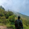 Api Lereng Ijen Mulai Turun, Danposramil Licin dan Babinsa Kodim 0825 Banyuwangi Bergerak Pantau Karhutla