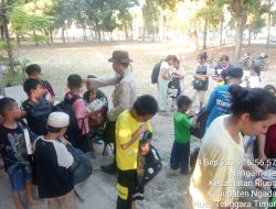 Masa Pemulihan Gempa Bumi Flores Personil Polsek Riung Salurkan Bantuan