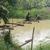 TNI Kebut Pembangunan Jembatan Perintis Penghubung Dua Dusun di Aceh Utara