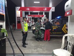 Patroli Malam TNI Di Wuryantoro Juga Dijadikan Sarana Komsos Dengan Warga