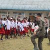Bermain dan Belajar Bersama Anak, Satgas Kepolisian Operasi Damai Cartenz Berikan Dukungan Psikologis di SD Inpres Kago