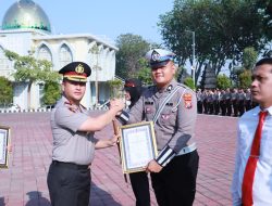 5 Personel Polres Gresik Raih Penghargaan Pelayanan Prima Nasional