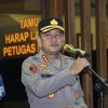 Antisipasi Dampak Erupsi Gunung Anak Krakatau, Polres Jakbar Semprot Jalan Protokol dengan Kendaraan Tactical AWC