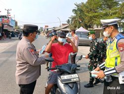 Polres Mesuji Bersama Forkopimda Bagikan Masker Serentak di 16 Titik, Antisipasi Dampak Abu Vulkanik Erupsi Gunung Anak Krakatau