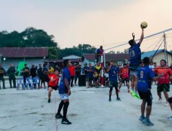 Raih Juara 2, Pos Langau 2 Satgas Yonarmed 13/Nanggala Meriahkan Turnamen Bola Voli HUT Ke-81 RI di Desa Puring Kencana