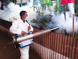 Cegah DBD dan Malaria, Kodim 1707/Merauke Bersama Denkesyah Lakukan Fogging di Lingkungan Asrama
