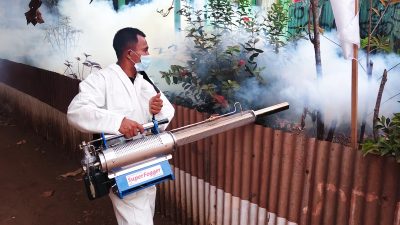 Cegah DBD dan Malaria, Kodim 1707/Merauke Bersama Denkesyah Lakukan Fogging di Lingkungan Asrama