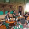 Danyonif TP 449/SH Kunjungi Romo Hartono Tokoh Masyarakat dan Budayawan