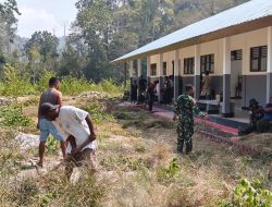 Perkuat Sinergi Pendidikan, Pos Kramongmongga Satgas Yonif 147/KGJ Gelar Karya Bhakti di SMA 1 Henggi Distrik Kramongmongga