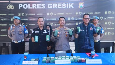 Modus Unik Ganja 10,8 Kg Disembunyikan di Dalam Vespa Terbongkar di Cerme