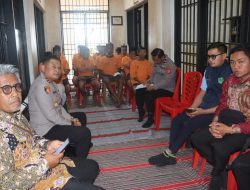 Gelar Pembinaan Rohani di Ruang Tahanan, Kapolres Toraja Utara Harap Para Tahanan Jauh Lebih Baik
