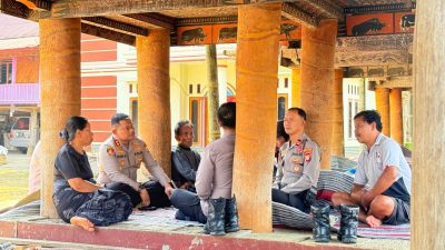 Kapolres Toraja Utara Sambangi Rumah Duka Almarhum Aris Sanda, Korban Penembakan di Papua
