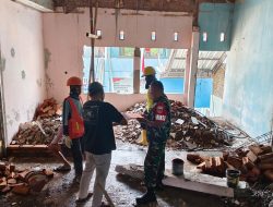 Babinsa Koramil Simo Kawal Revitalisasi Sekolah Bhinek Karya, Wujud Nyata Dukungan untuk Pendidikan
