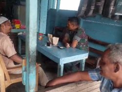 Babinsa Ciptakan Keakraban dengan Warga Binaan Melalui Komsos dan Karya Bhakti