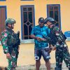 Satgas Pamtas RI-PNG Kewilayahan Pos Mayerga Yonif 147/KGJ Mempererat Silaturahmi ke Kepala Distrik Mayerga