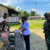 Satgas Yonif 645 GTY Pos Muara Nawa Laksanakan Kegiatan Yankes Ke Rumah Masyarakat Bersama Puskesmas Airu