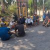 Musim Kemarau, Babinsa Sambi Ingatkan Warga Waspada Bahaya Pembakaran Sampah