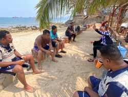 Tingkatkan Kesiapsiagaan di Perairan, Satpolairud Polresta Sorong Kota Asah Kemampuan Renang Laut