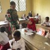 Satgas Pamtas RI-PNG Kewilayahan Yonif 516/CY Tanamkan Harapan Sebagai Gadik di SD Inpres Kampung Basyim