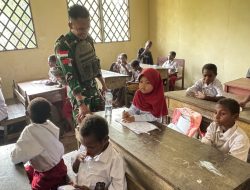 Satgas Pamtas RI-PNG Kewilayahan Yonif 516/CY Tanamkan Harapan Sebagai Gadik di SD Inpres Kampung Basyim