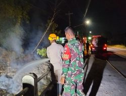 Asap Pekat Ganggu Warga, Babinsa Nogosari Sigap Bantu Padamkan Kebakaran Tumpukan Sampah