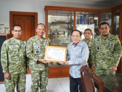 Jelang HUT ke-81 TNI, Pa Sahli Tk. III Bid. Komsos Panglima TNI Laksanakan Anjangsana ke Kediaman Jenderal TNI (Purn) Endriartono Sutarto