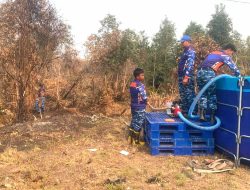 Jaga Gambut Tetap Aman, Satgas Darat Lanud Sjamsudin Noor Perkuat Pembasahan Berkelanjutan