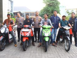 Ungkap Curanmor, Polres Gresik Lumpuhkan 2 Pelaku dan Kembalikan Motor ke Pemilik