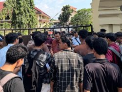 AMBM NTB Geruduk Polda NTB, Minta Dugaan Pemangkasan Dana Revitalisasi 53 Sekolah di Bima Diusut