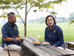 Kunjungan Kerja Produktif: Mantan Menkeu Sri Mulyani dan Menkeu Suahasil Nazara Diskusi Intensif di Perjalanan Menuju Cirebon