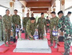 Pangdam IV/Diponegoro Dampingi Panglima TNI Ziarah ke Makam Pangsar Jenderal Sudirman