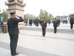 Sentuhan Penghormatan Prajurit: Kasdam II/Sriwijaya Pimpin Ziarah Khidmat Sambut HUT ke-81 TNI