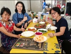 Kelezatan Tempe Penyet Jadi Menu Pilihan di Rawon Pajajaran Surabaya