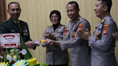 Sinergi Tanpa Batas: Kejutan Hangat Polresta Sleman Warnai Peringatan HUT TNI di Kodim 0732/Sleman