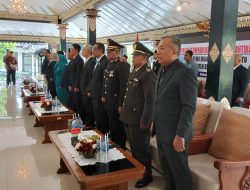 Jaga Kondusivitas Wilayah, Danramil Hadiri Pelantikan Lurah Hasil Pemilihan Antar Waktu