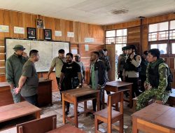 TNI dan Pemkab Teluk Bintuni Tinjau Fasilitas Umum di Kampung Moyeba