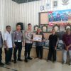 Polres Mesuji Gelar Jumat Curhat di Desa Pancawarna, Bagikan 25 Paket Sembako untuk Warga Kurang Mampu