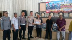 Polres Mesuji Gelar Jumat Curhat di Desa Pancawarna, Bagikan 25 Paket Sembako untuk Warga Kurang Mampu