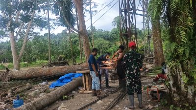 Pembangunan Jembatan Perintis Peudari Capai 50,7 Persen, Pengelasan Besi Hangger Terus Berjalan