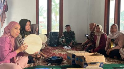 Pererat Tali Silaturahmi, Satgas Yonif 147/KGJ Pos Kotis Meyado Latih Seni Hadroh di Distrik Meyado